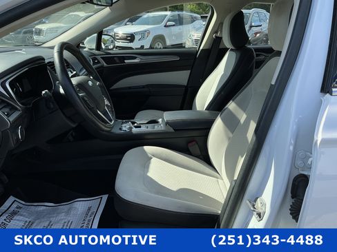 Used 2020 Ford Fusion SE w/ Equipment Group 151A image 11