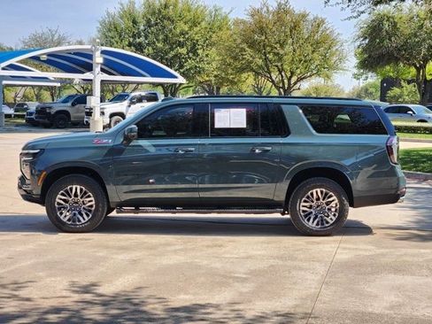 Used 2026 Chevrolet Suburban Z71 w/ Comfort Package image 12