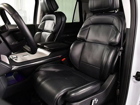Used 2025 Lincoln Navigator L Reserve AWD/4WD image 28