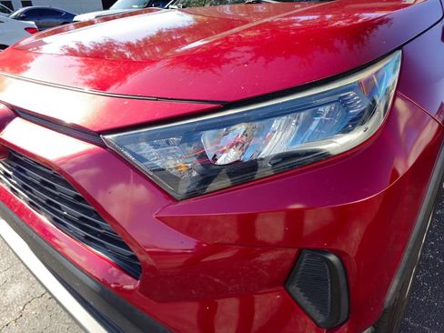 Used 2020 Toyota RAV4 LE FWD image 11