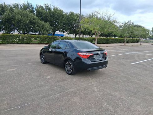 Used 2015 Toyota Corolla S w/ Driver Convenience Package FWD image 4