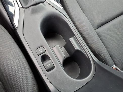 Used 2024 Toyota Corolla LE FWD image 31
