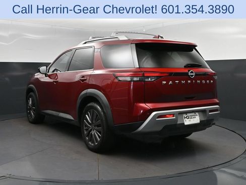 Used 2023 Nissan Pathfinder SL w/ SL Premium Package FWD image 5