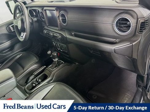 Used 2023 Jeep Wrangler Unlimited Sahara AWD/4WD image 34