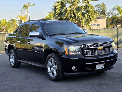 Used 2012 Chevrolet Avalanche LT w/ All-Star Edition RWD image 2