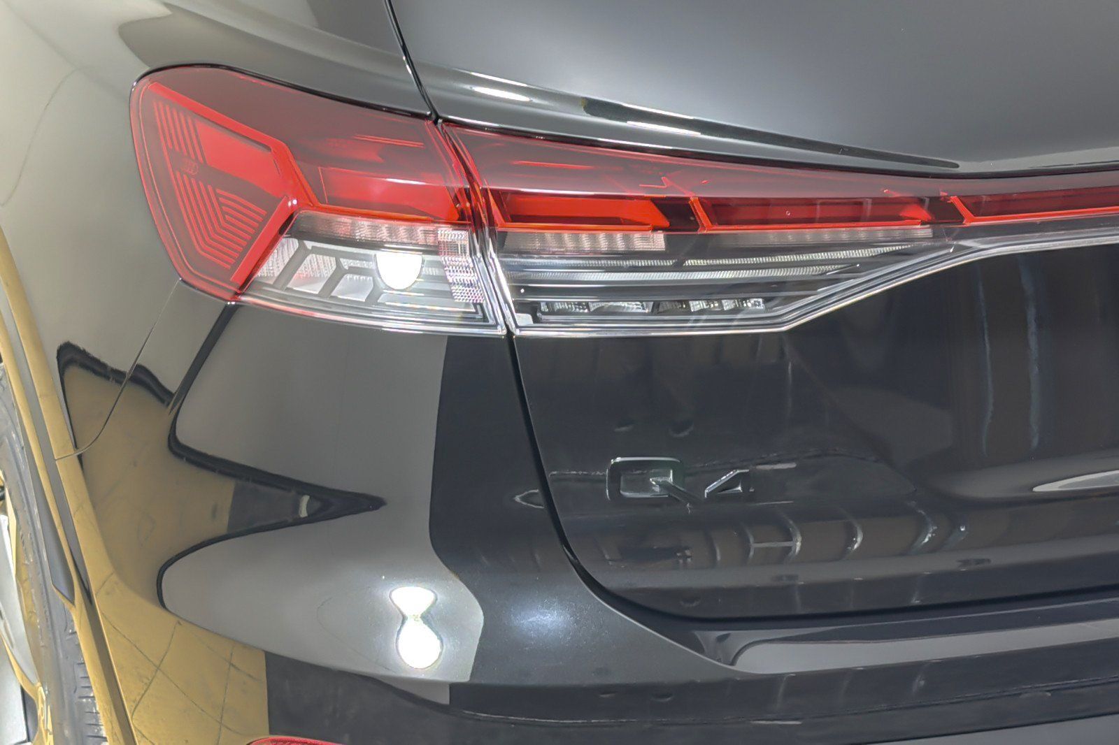 Certified 2023 Audi Q4 e-tron Premium Plus AWD/4WD image 27