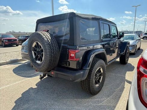 Used 2018 Jeep Wrangler Unlimited Rubicon AWD/4WD image 3