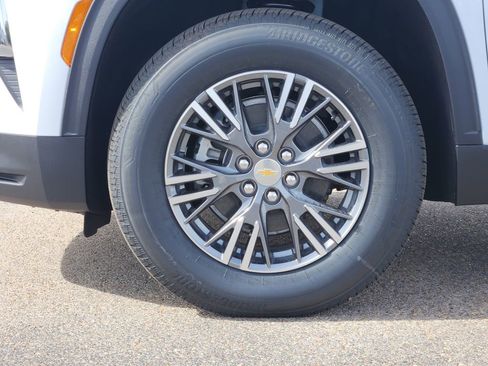 New 2026 Chevrolet Traverse LT w/ Driver Confidence Package FWD image 7
