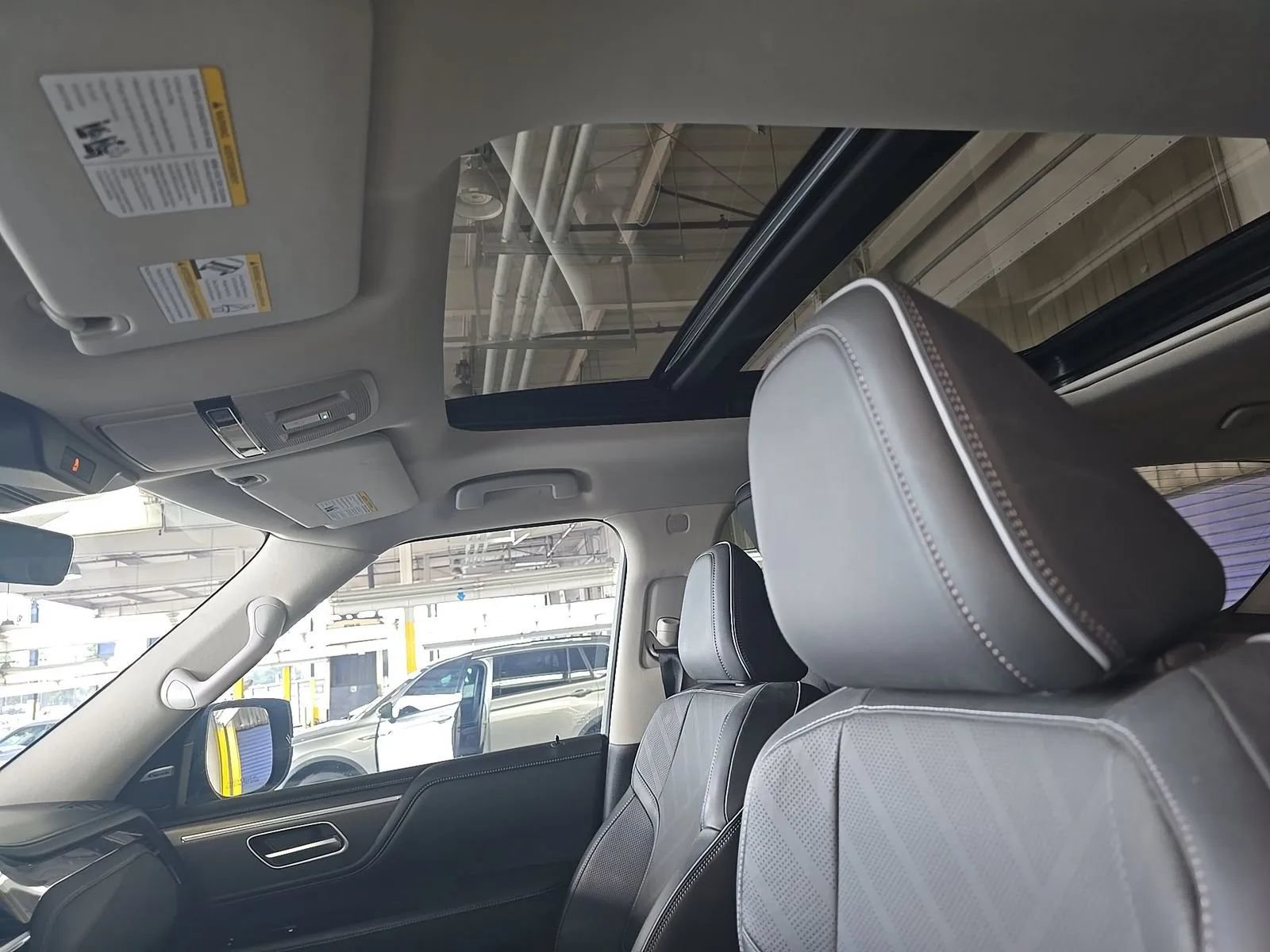 Used 2025 INFINITI QX80 Luxe w/ Cargo Package RWD image 12