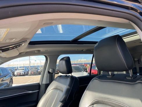 Used 2023 Jeep Grand Cherokee L Limited w/ Black Appearance Package image 13