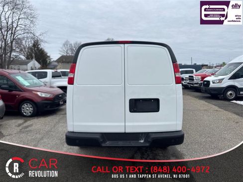 Used 2022 GMC Savana 2500 image 5