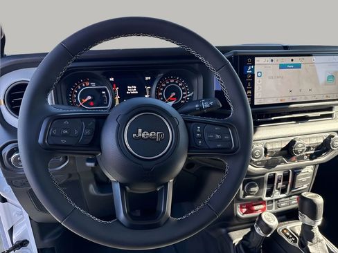 New 2025 Jeep Gladiator Sport AWD/4WD image 23