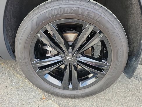 Certified 2023 Volkswagen Atlas SEL R-Line image 29