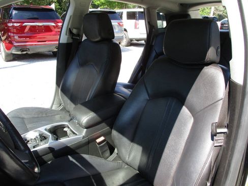 Used 2012 Cadillac SRX Luxury FWD image 20