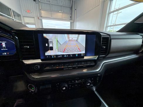 Used 2023 Chevrolet Silverado 1500 High Country AWD/4WD image 23