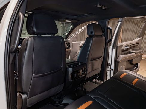 Used 2023 GMC Sierra 1500 AT4 w/ AT4 Premium Package image 21