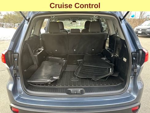 Certified 2019 Toyota Highlander LE image 12
