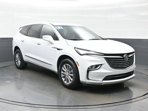 Used 2022 Buick Enclave Essence AWD/4WD image 11