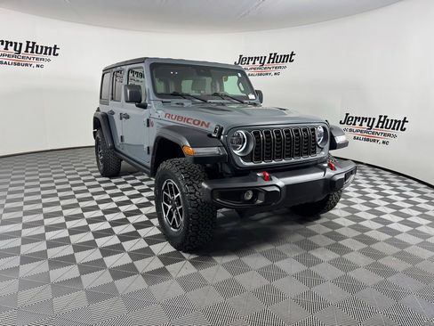 Used 2025 Jeep Wrangler Unlimited Rubicon image 6