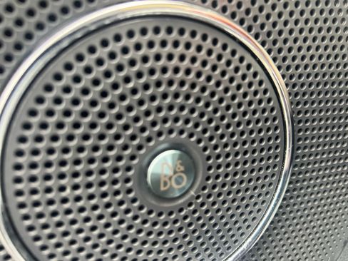 Used 2023 Ford Expedition Limited image 19