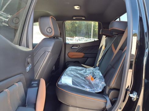 New 2026 GMC Canyon AT4 AWD/4WD image 15