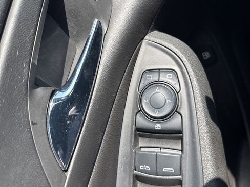 Used 2016 Chevrolet Volt LT FWD image 22