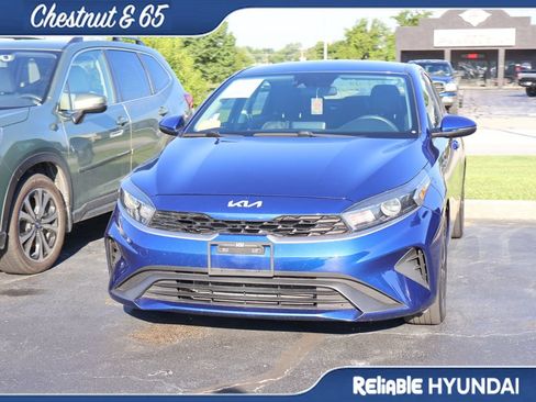 Used 2023 Kia Forte LXS w/ LXS Technology Package FWD image 9