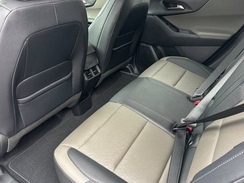 New 2026 Chevrolet Equinox LT w/ Convenience Package II AWD/4WD image 12