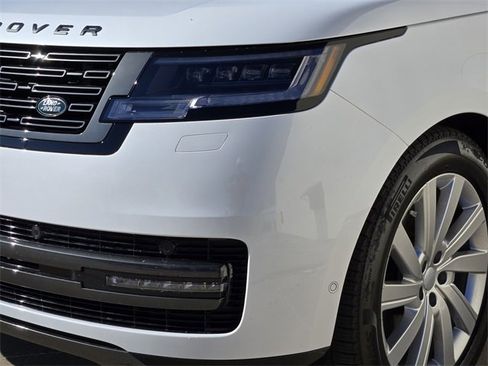 New 2025 Land Rover Range Rover SE image 5