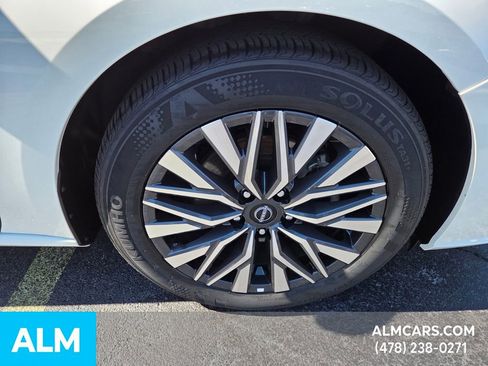Used 2025 Nissan Altima 2.5 SV image 15
