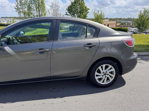 Used 2013 MAZDA MAZDA3 i Touring image 9