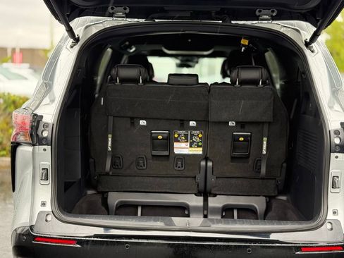 Certified 2025 Toyota Sienna Platinum AWD/4WD image 10