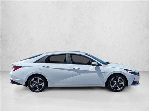 Used 2023 Hyundai Elantra Limited FWD image 4