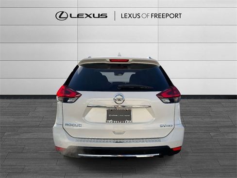 Used 2020 Nissan Rogue SV image 3