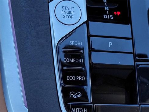 Used 2024 BMW X7 xDrive40i w/ Premium Package image 26