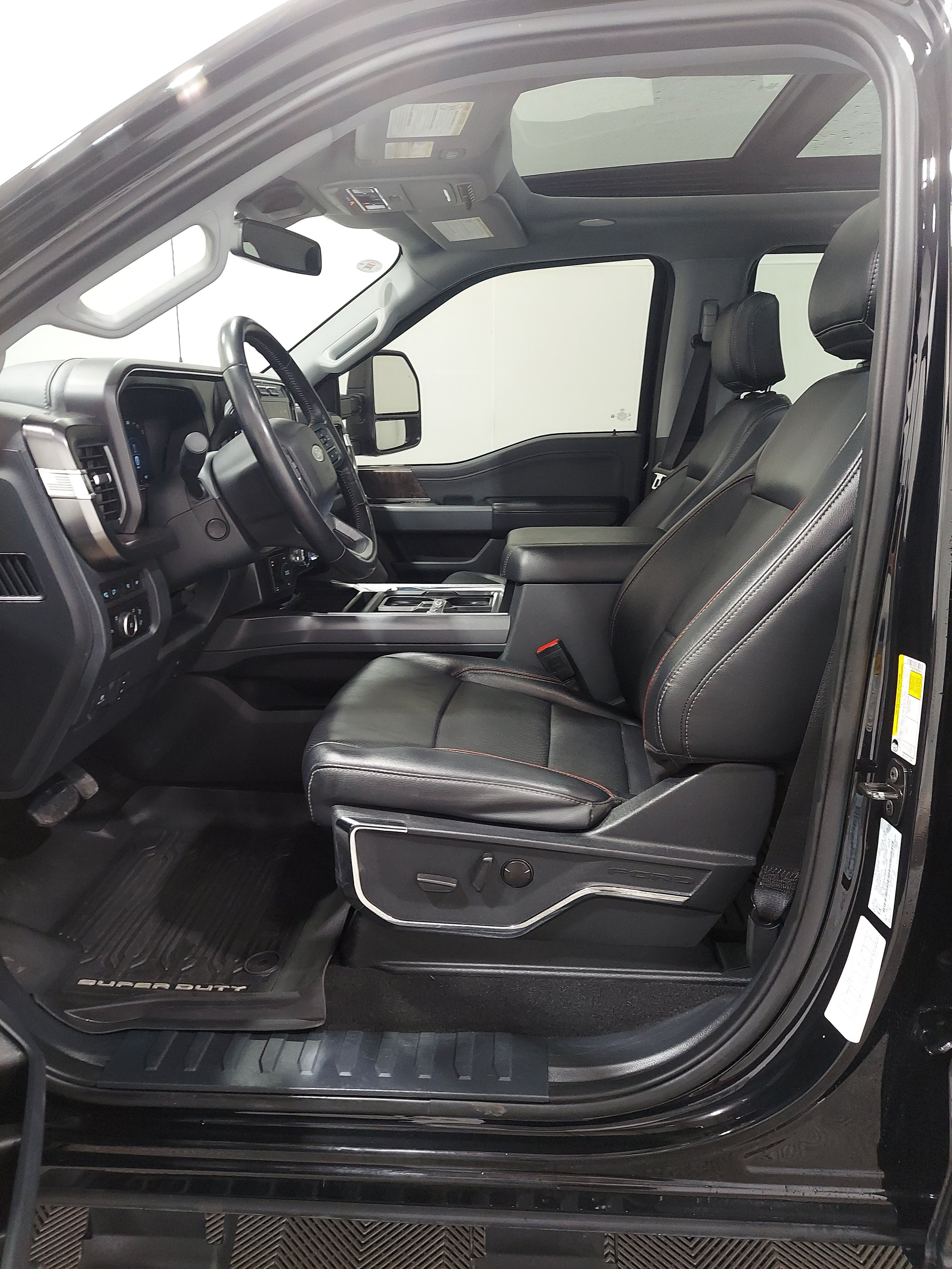 Used 2024 Ford F250 Lariat w/ Lariat Ultimate Package AWD/4WD image 14