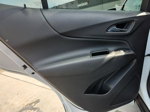 Used 2024 Chevrolet Equinox LT image 40