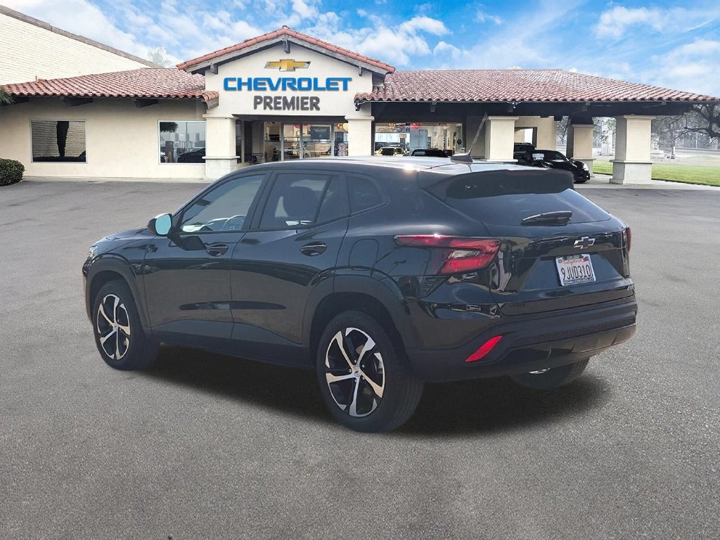 Used 2024 Chevrolet Trax RS FWD image 6