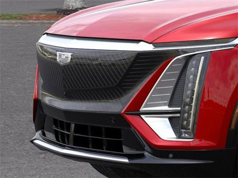 New 2025 Cadillac Lyriq Luxury image 13