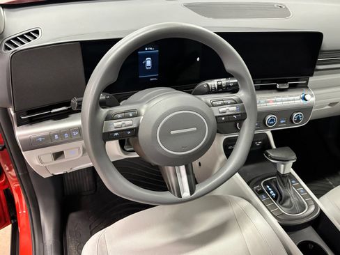Certified 2024 Hyundai Kona SE AWD/4WD image 15