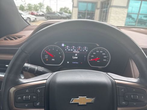 Used 2021 Chevrolet Suburban High Country w/ Premium Package RWD image 14