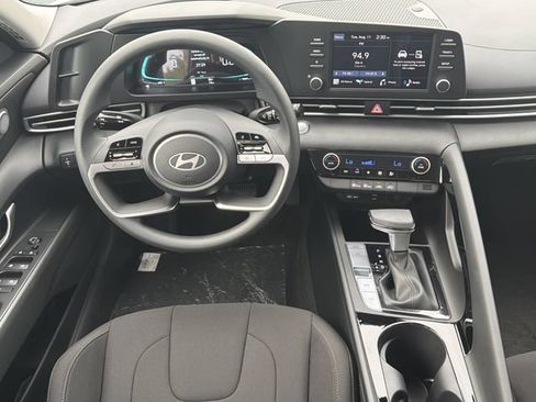 New 2026 Hyundai Elantra Hybrid FWD image 24