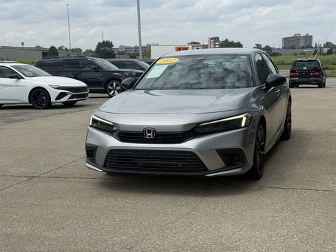 Used 2023 Honda Civic Sport image 13