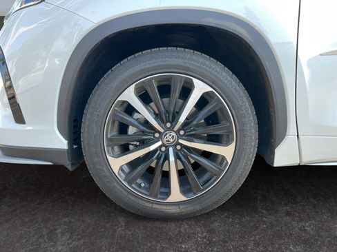 Used 2022 Toyota Highlander XSE image 14