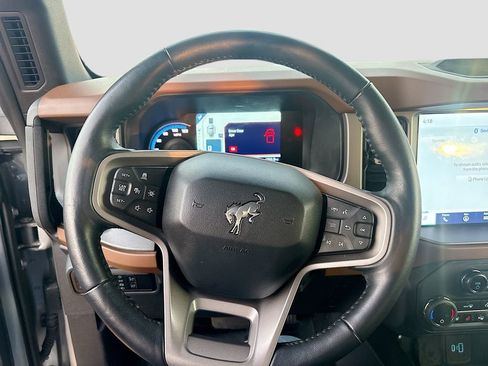 Used 2024 Ford Bronco Outer Banks image 11