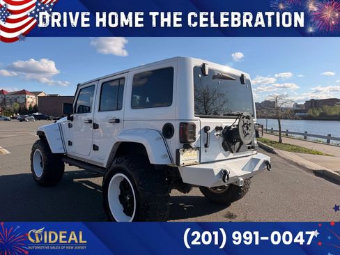 Used 2016 Jeep Wrangler Unlimited Sahara w/ Connectivity Group AWD/4WD image 6