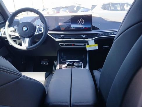 New 2026 BMW X5 sDrive40i image 13