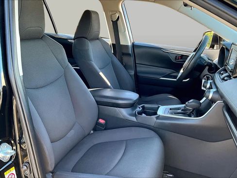 Used 2019 Toyota RAV4 LE w/ All Weather Liner Package FWD image 8