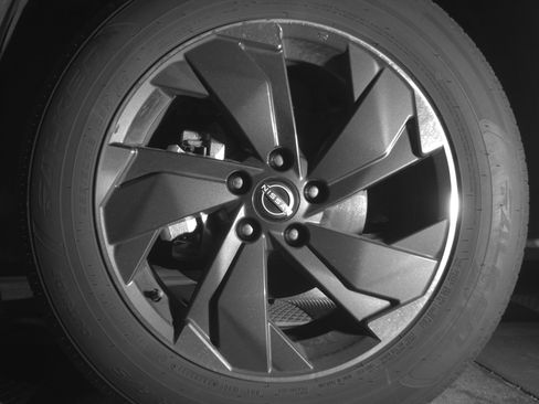 Used 2025 Nissan Rogue SV FWD image 12