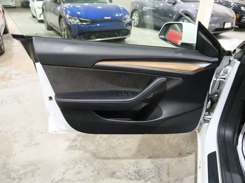 Used 2023 Tesla Model 3 Standard Range RWD image 18